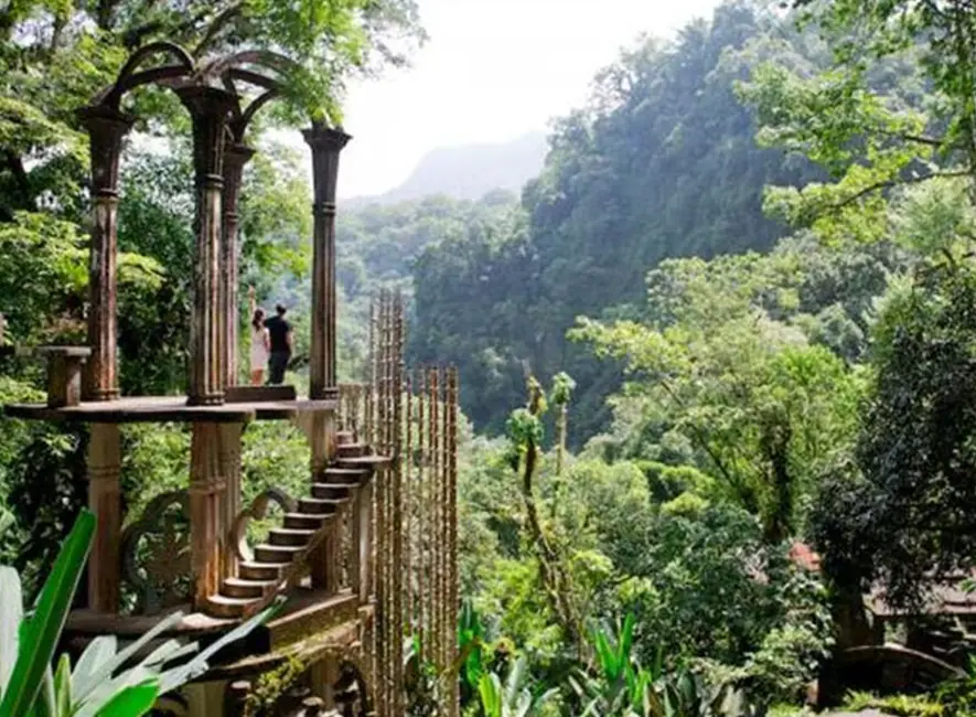 La fantasía se encuentra con la realidad en la selva huasteca.